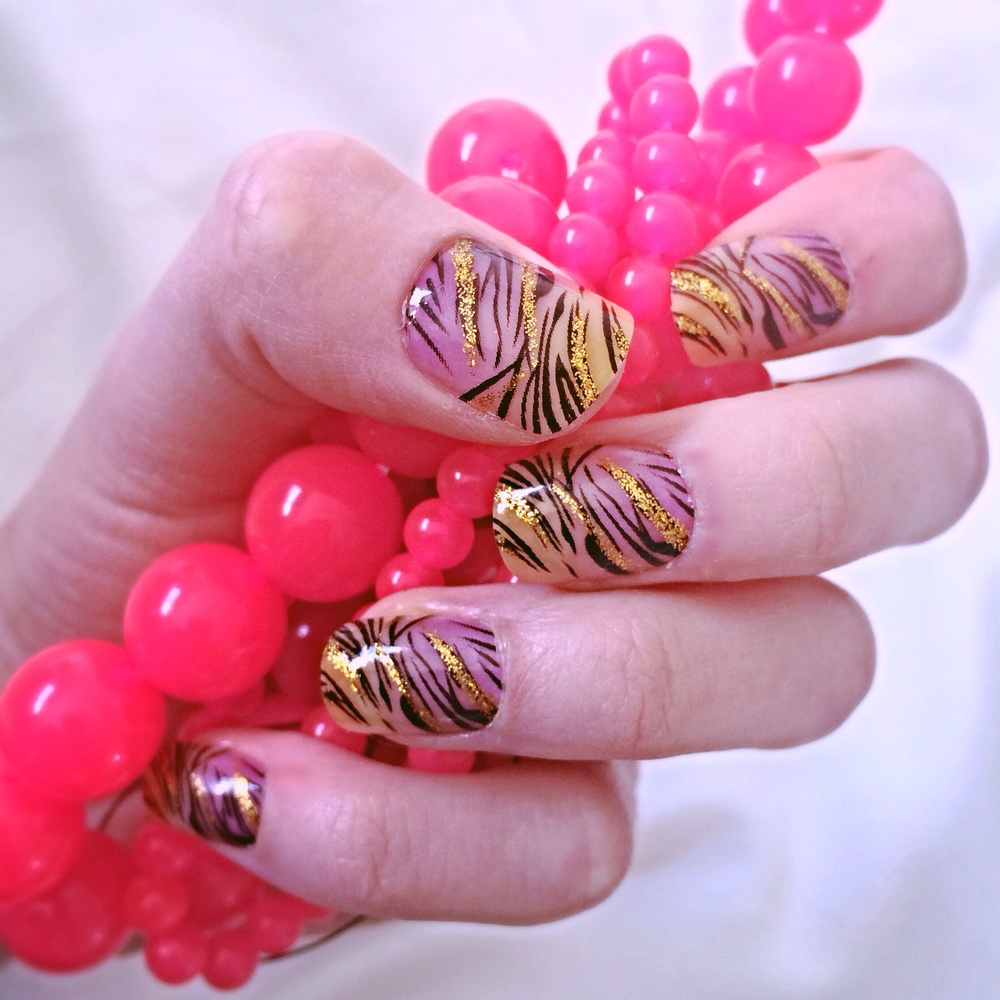 Sorry for the image with disgustingly dry hands.
