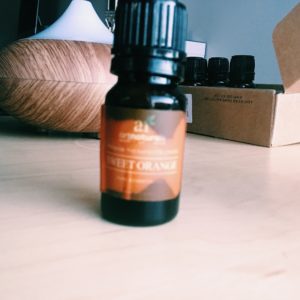 Art Naturals Top 8 Essential Oils and Oil Diffuser Review | All Natural eucalyptus, lemongrass, lavender, peppermint, frankincense, rosemary, sweet orange and tea tree oils.