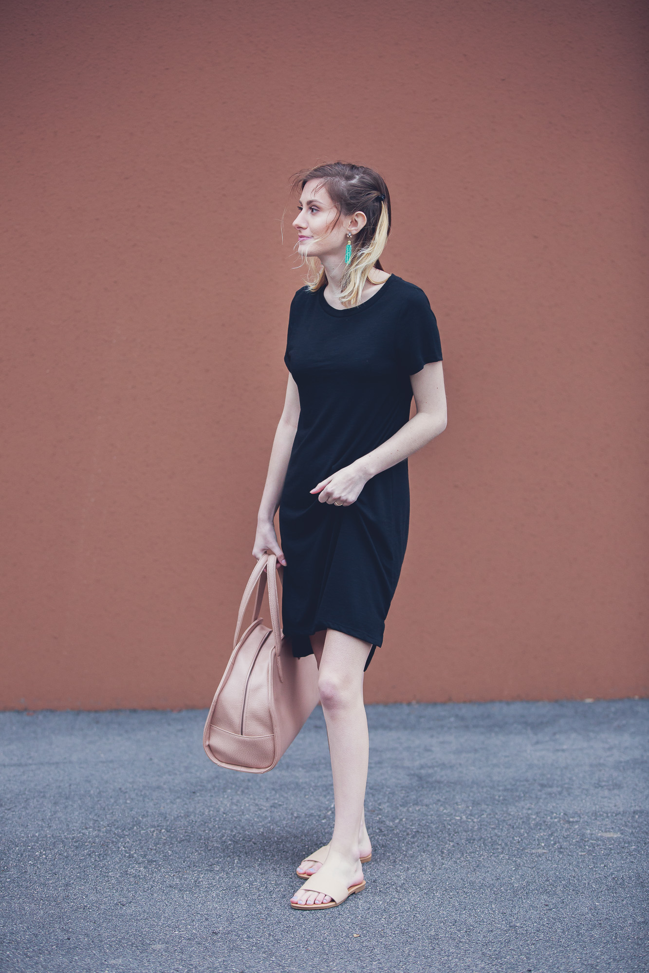 North Carolina lifestyle and fashion blogger, Jessica Linn, on Linn Style wearing a black t-shirt dress from Target, tan sandals from Forever21, Baublebar necklace, and carrying a Matt and Nat purse.