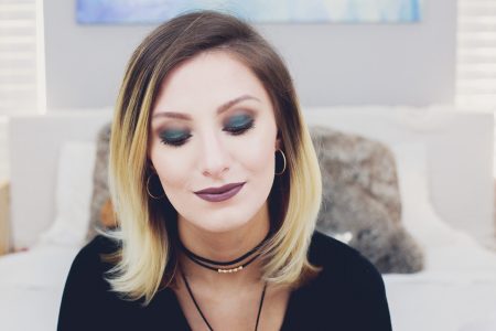 Linn Style by lifestyle, fashion, and beauty blogger / vlogger Jessica Linn sharing a green duochrome smoky eye makeup tutorial on her Youtube channel
