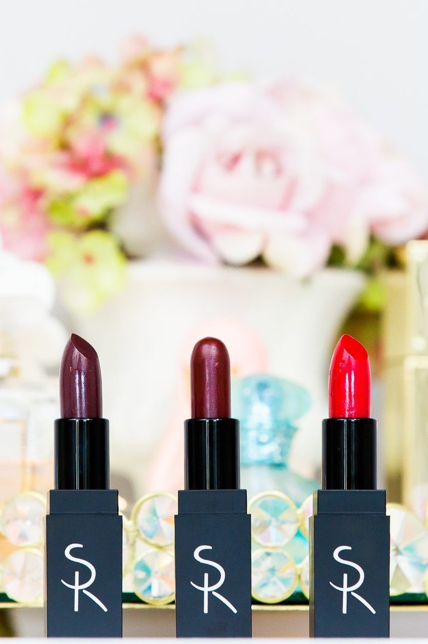 Lifestyle, fashion, and beauty blogger and vlogger Jessica Linn from Linn Style collaborating with SummerReign Cosmetics, a local Durham North Carolina lipstick company started by Ashley Summerville using all natural organic ingredients.