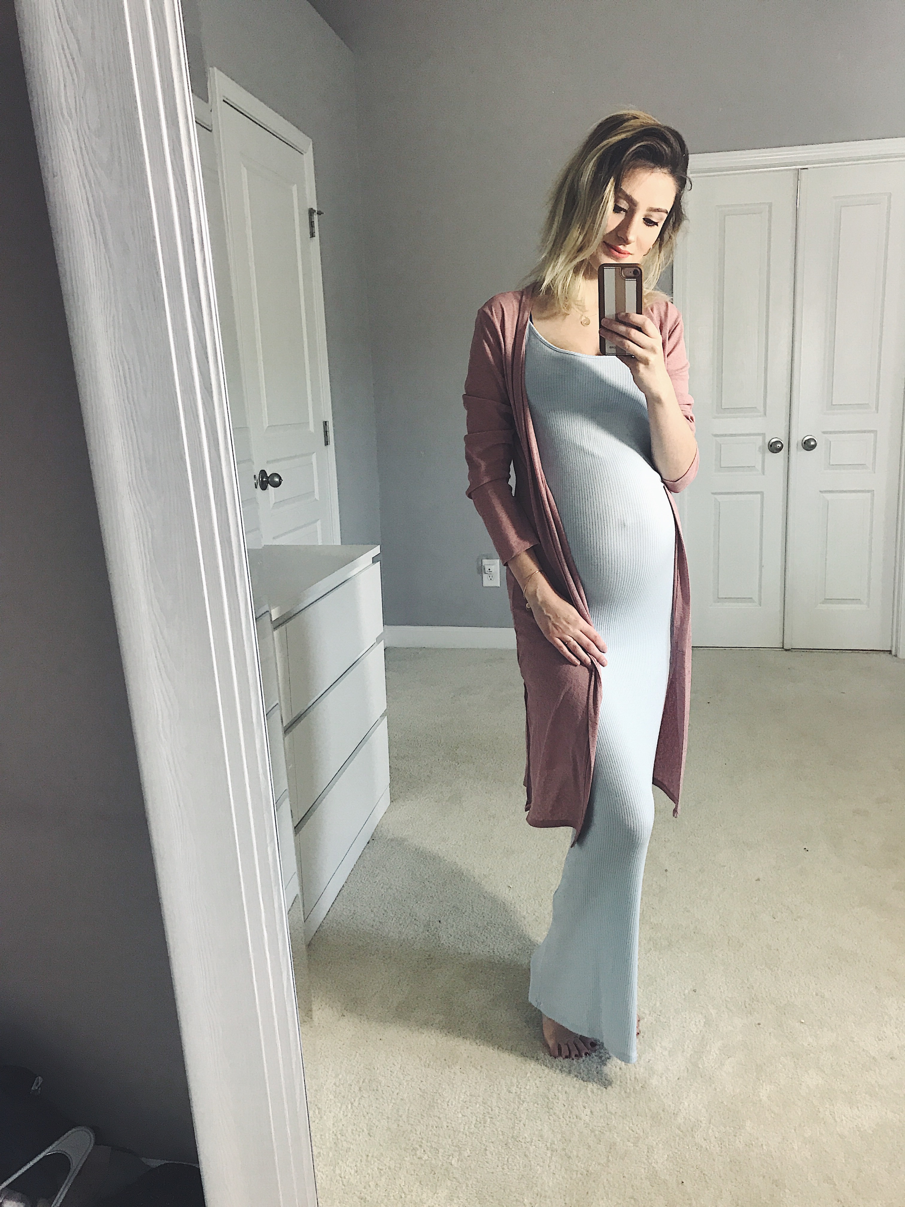 Lifestyle, fashion, and beauty blogger and vlogger Jessica Linn sharing latest Instagram Posts and maternity style outfit inspiration