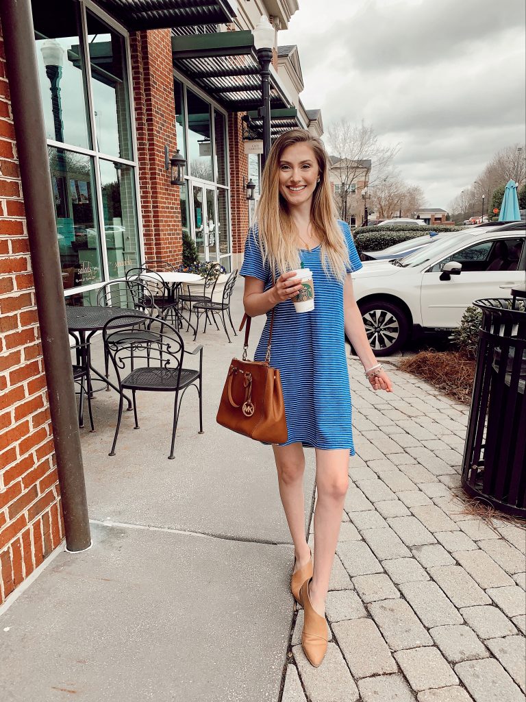 15 Stylish Outfits With Denim Sleeveless Dresses - Styleoholic