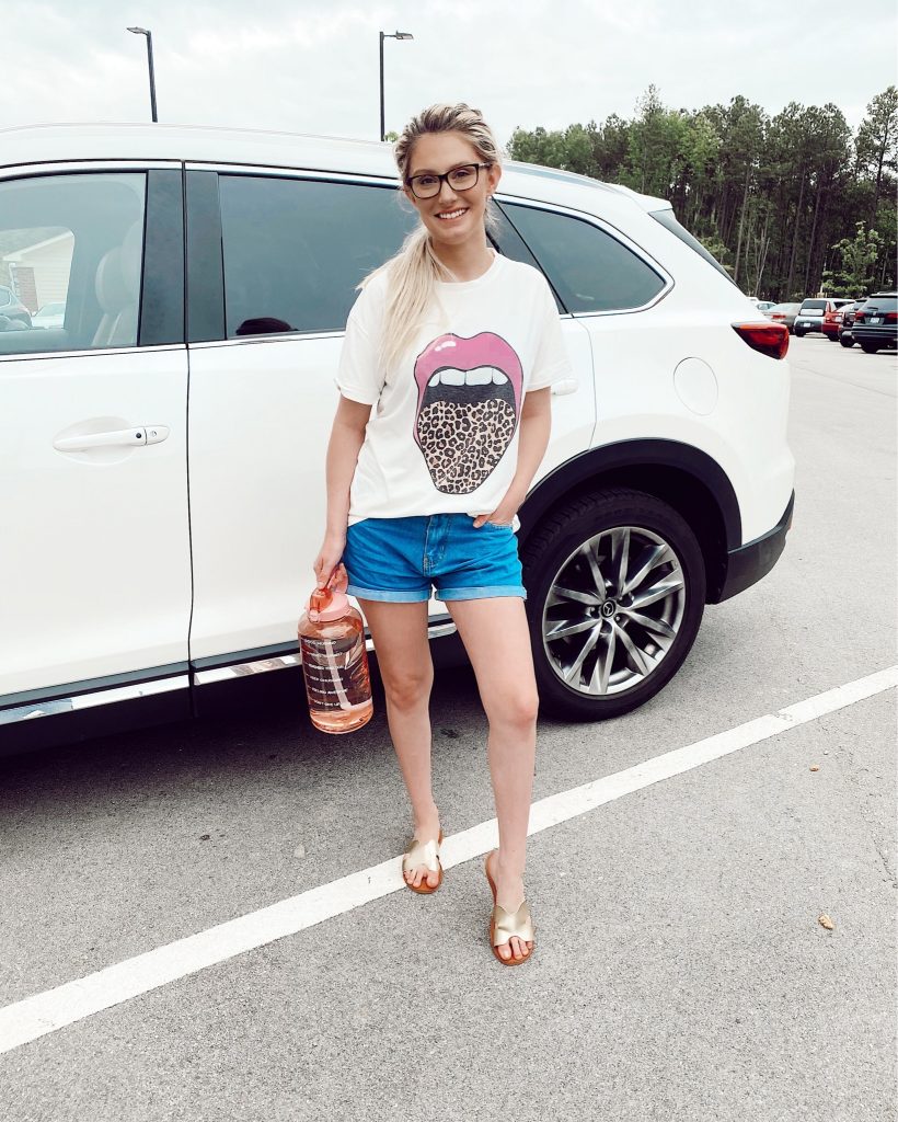Lip T-Shirt Trend | My Go-To Casual Spring Look  Linn Style by Jessica Linn