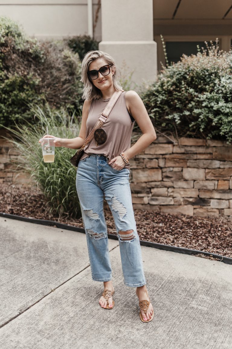 best mom jeans for hourglass figure