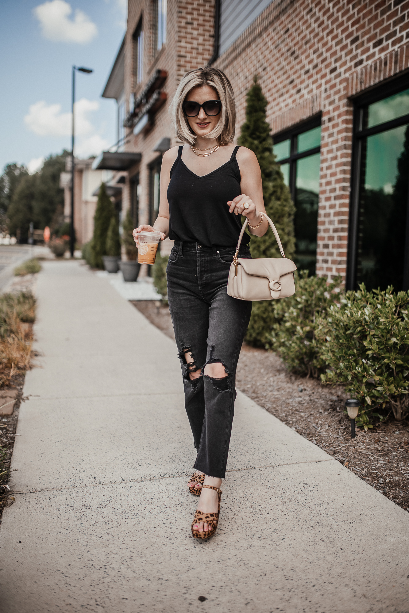 3 Outfit Ideas To Wear With A Simple Black Tank Top - Linn Style
